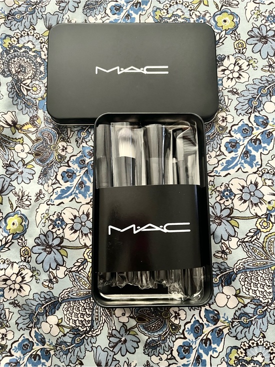 MAC Cosmetics Other - MAC Cosmetics Black Brush Set